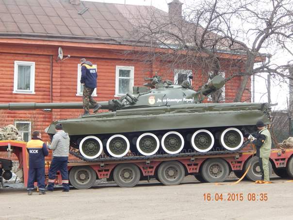 В Советске к Дню Победы установили танк.