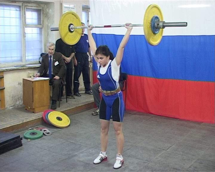 Кировская штангистка выиграла юниорское первенство России.