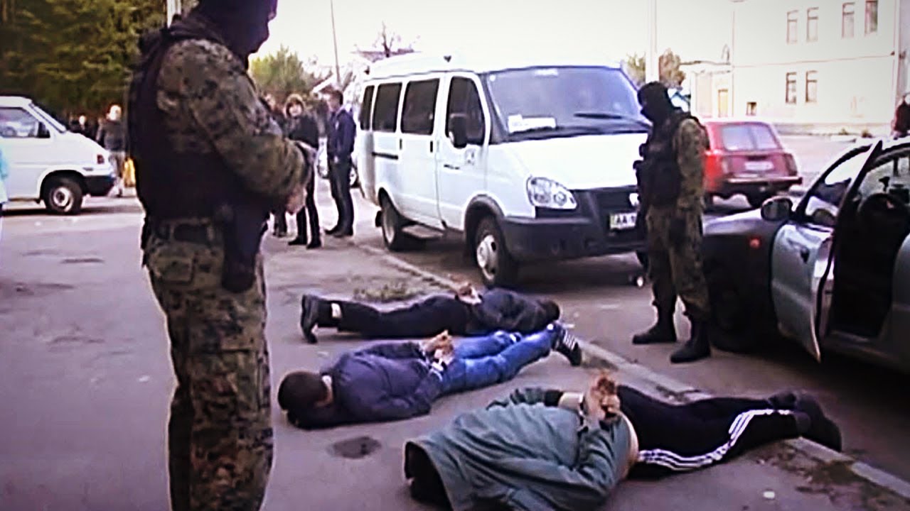 Бойцы кировского СОБРа помогли задержать группу вооруженных грабителей.