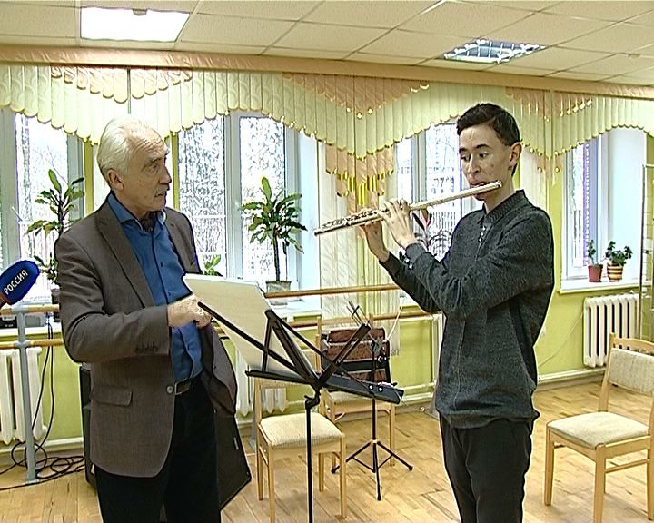 В Кирове проходит творческая школа по игре на флейте, скрипке и саксофоне