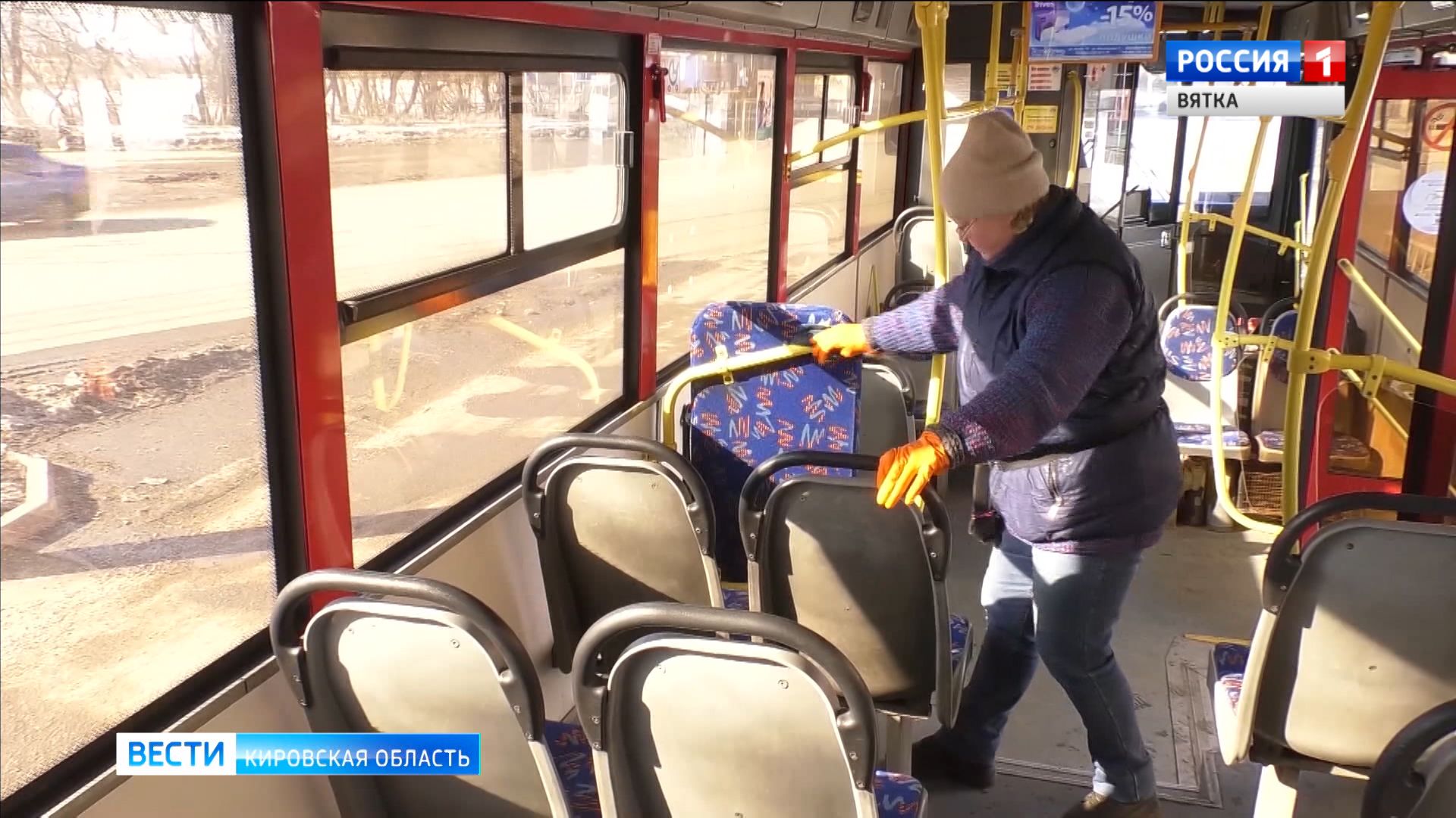 В Кирове в общественном транспорте пассажиропоток упал на четверть