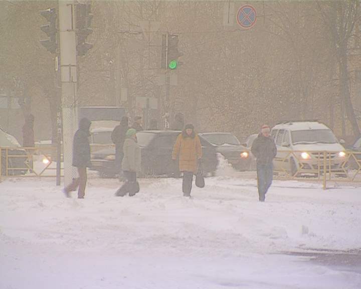 Администрация города Кирова напомнила об уборке снега