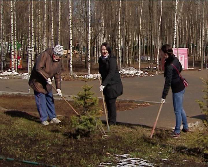 В Кирове продолжаются массовые субботники