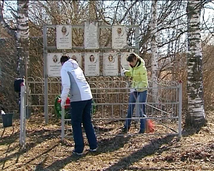 Восстановление памятника участникам ВОВ в деревне Шустовы