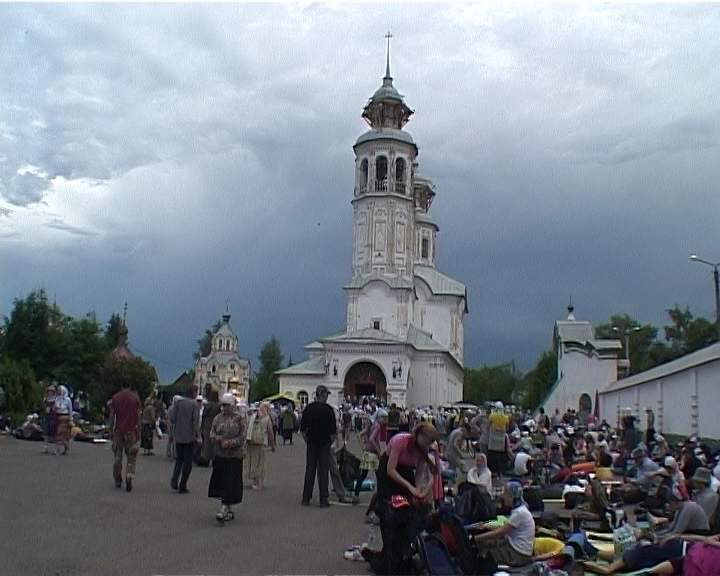 Великорецкий крестный ход. Переход по городу и трассе до Макарья