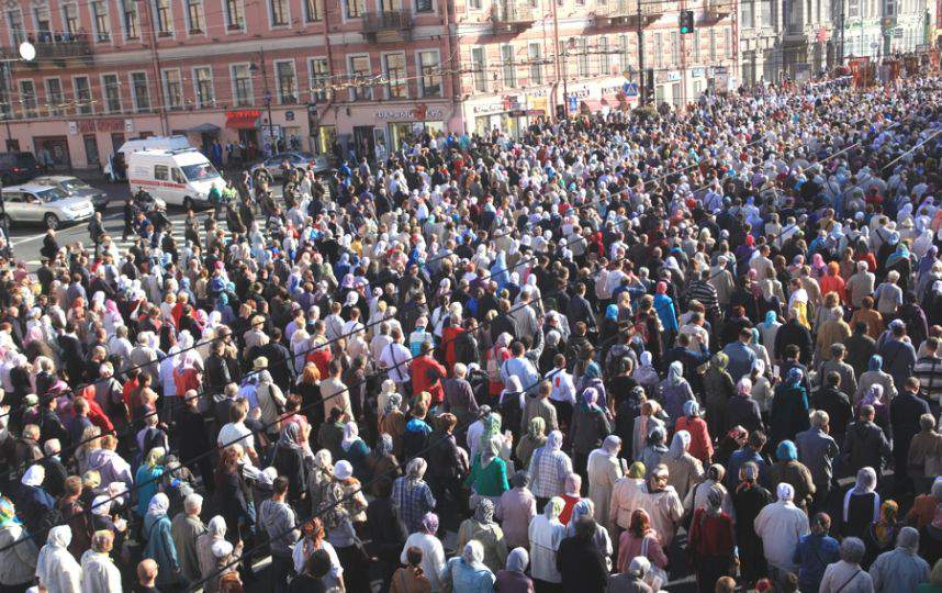 Через Кировскую область пройдут паломники крестного хода из Пермского края в Санкт-Петербург.