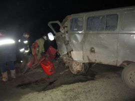 В Орловском районе столкнулись УАЗ и трактор.