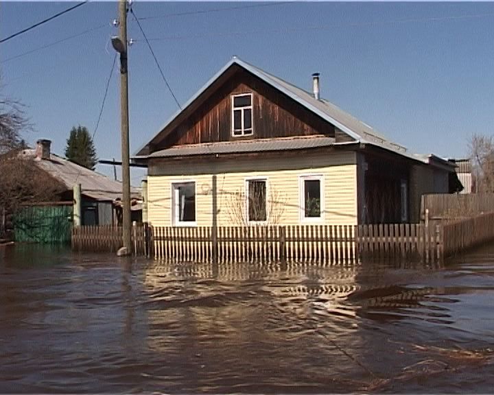 Большая вода продолжает наступать