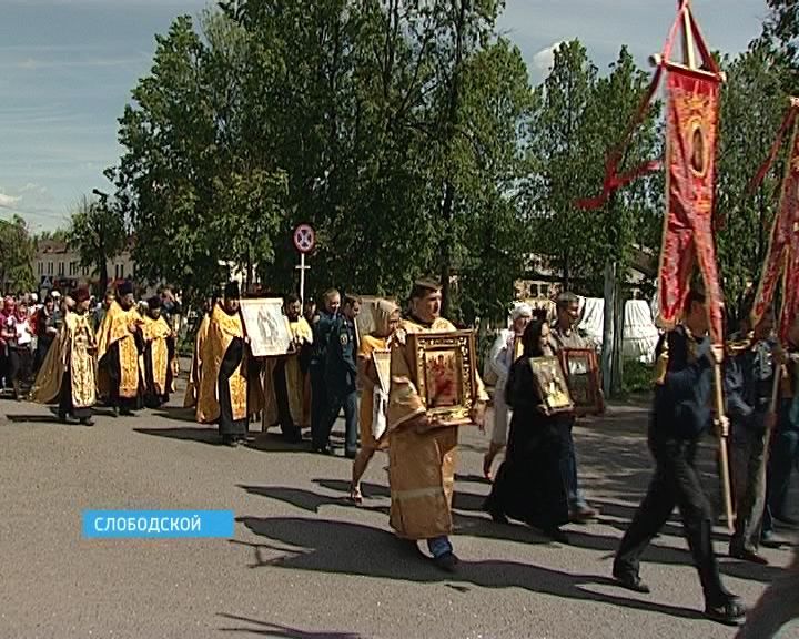 Общегородской крестный ход в Слободском