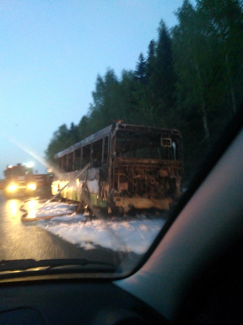 На трассе Киров-Слободской сгорел рейсовый автобус.