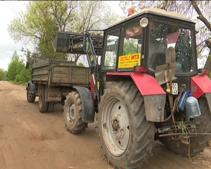 В Кирове продолжается большая уборка на городских кладбищах