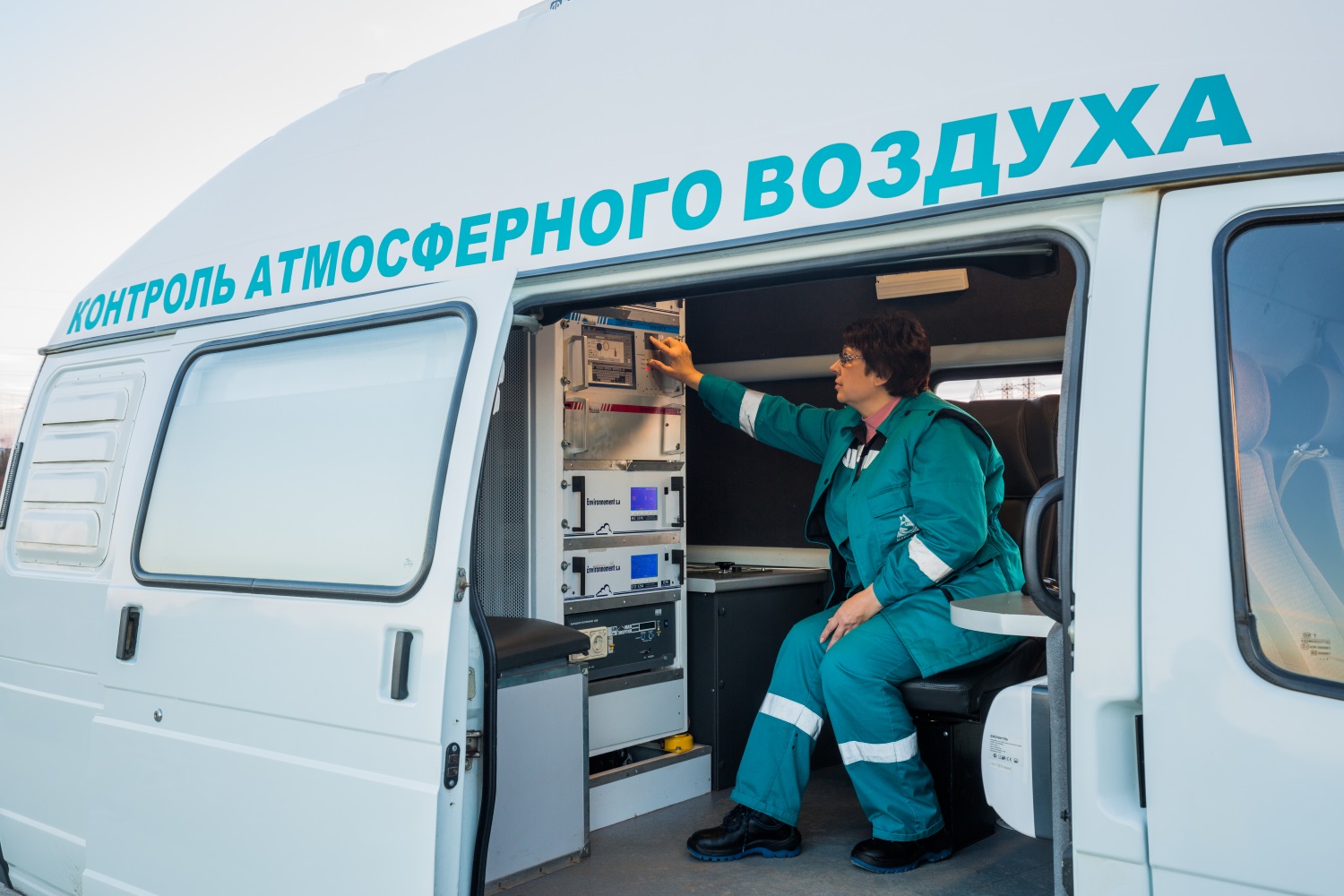 В воздухе на улицах Весенней и Упита выявлено превышение ПДК по аммиаку и формальдегиду.