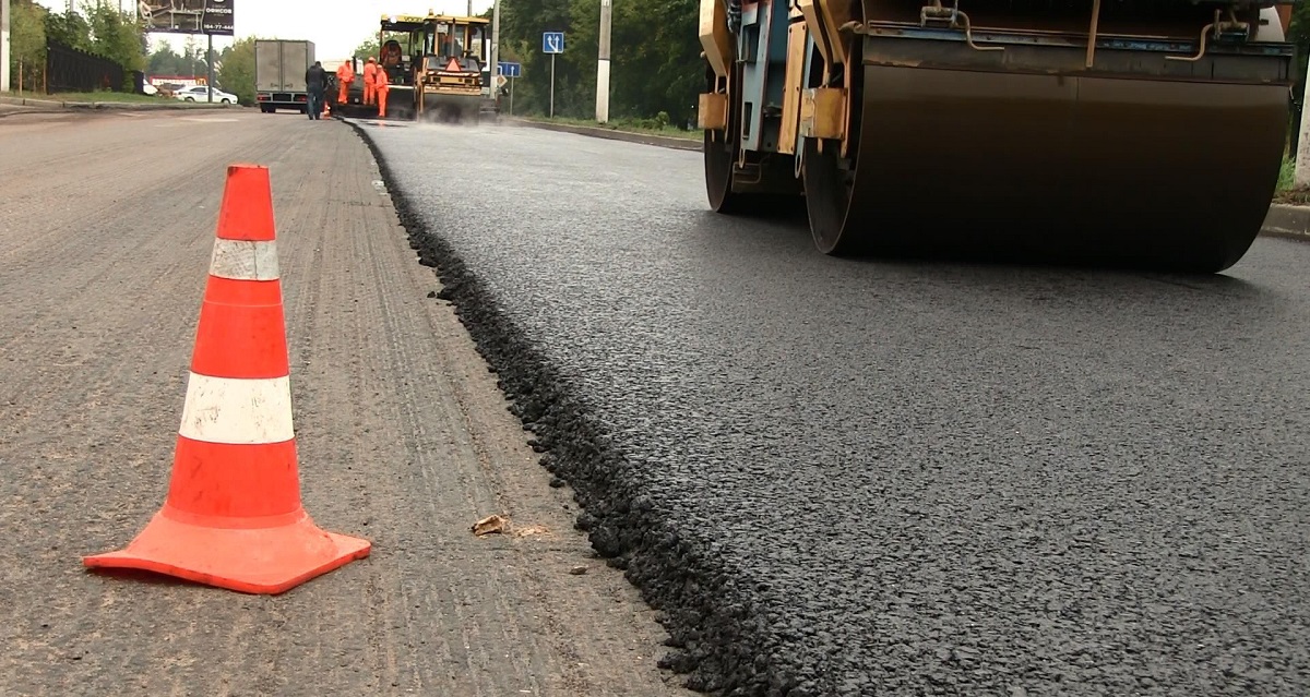 В Кировской области дополнительно отремонтируют 9 участков дорог.