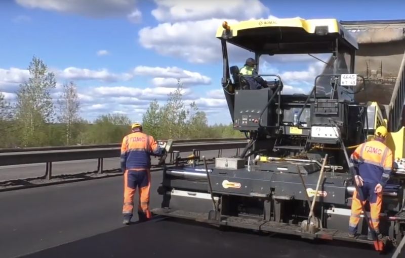 В Кирове начали асфальтировать Новый мост