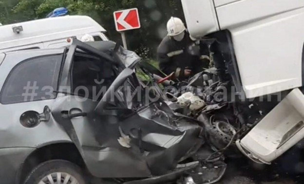 На трассе Киров-Советск в ДТП с фурой погибли 2 человека.