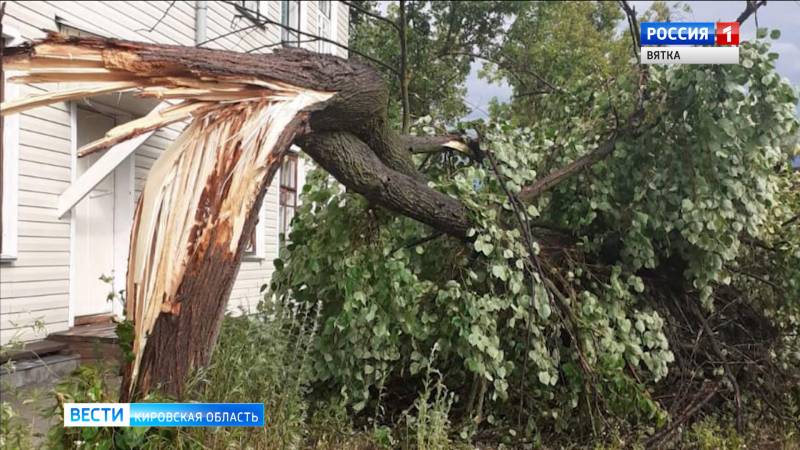 В Аркуле Нолинского района до сих пор не ликвидированы последствия урагана