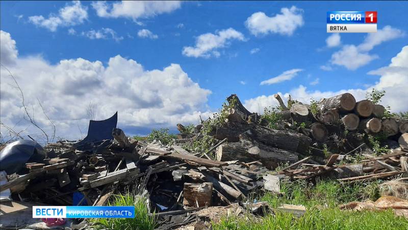 Незаконную свалку в селе Ильинском неизвестные сожгли и закопали