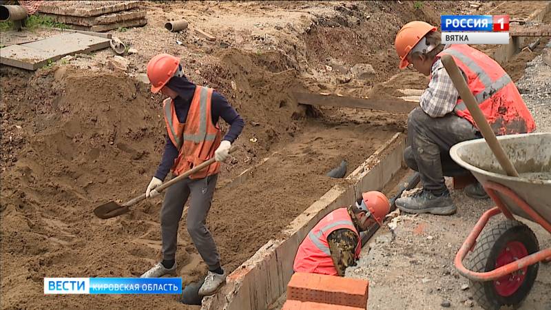 В Кирове сдвинут срок ремонта двора на улице Дзержинского