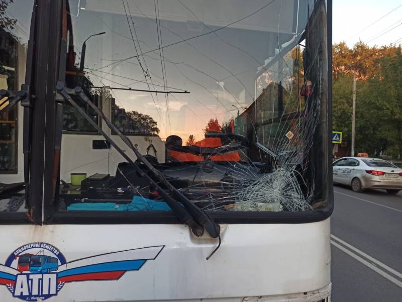 В Кирове водитель троллейбуса сбил пешехода насмерть