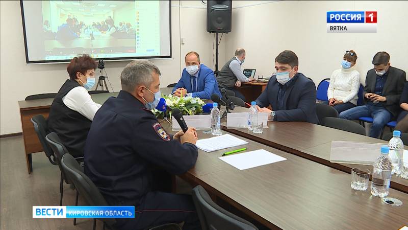 Кировская полиция призвала предпринимателей отказывать в обслуживании посетителям без масок