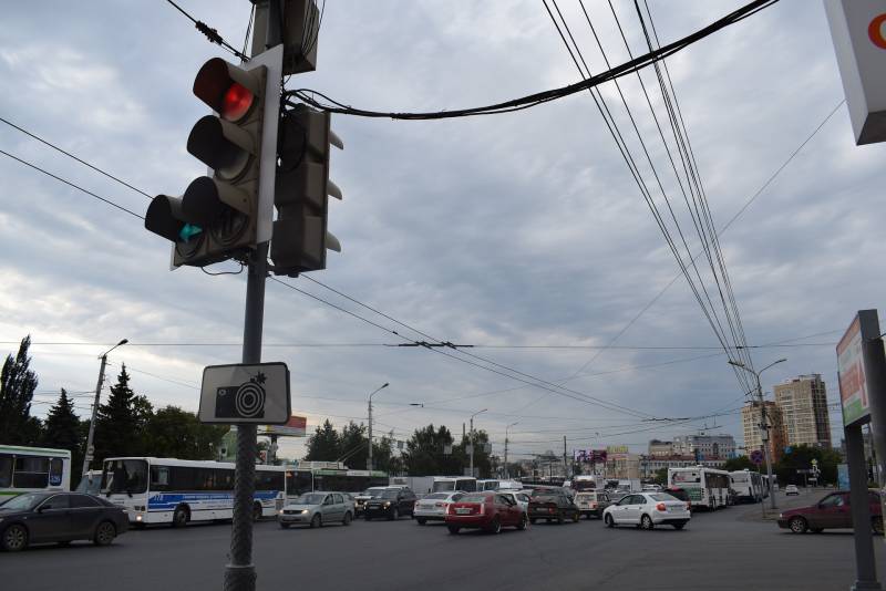 В Кирове на перекрестках заменят светофоры