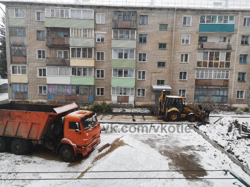 В Котельниче подрядчик попался на укладке асфальта на снег