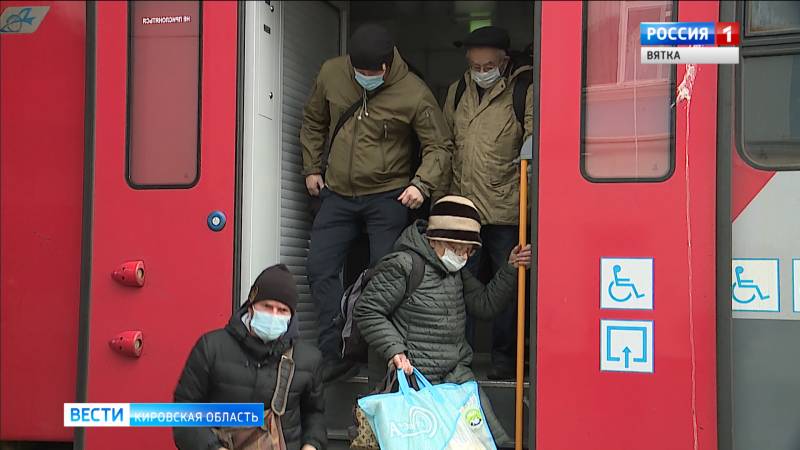 На кировском ж/д вокзале проверили соблюдение масочного режима