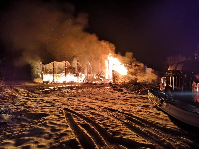 В Фаленском районе в пожаре погибли двое взрослых и двое детей