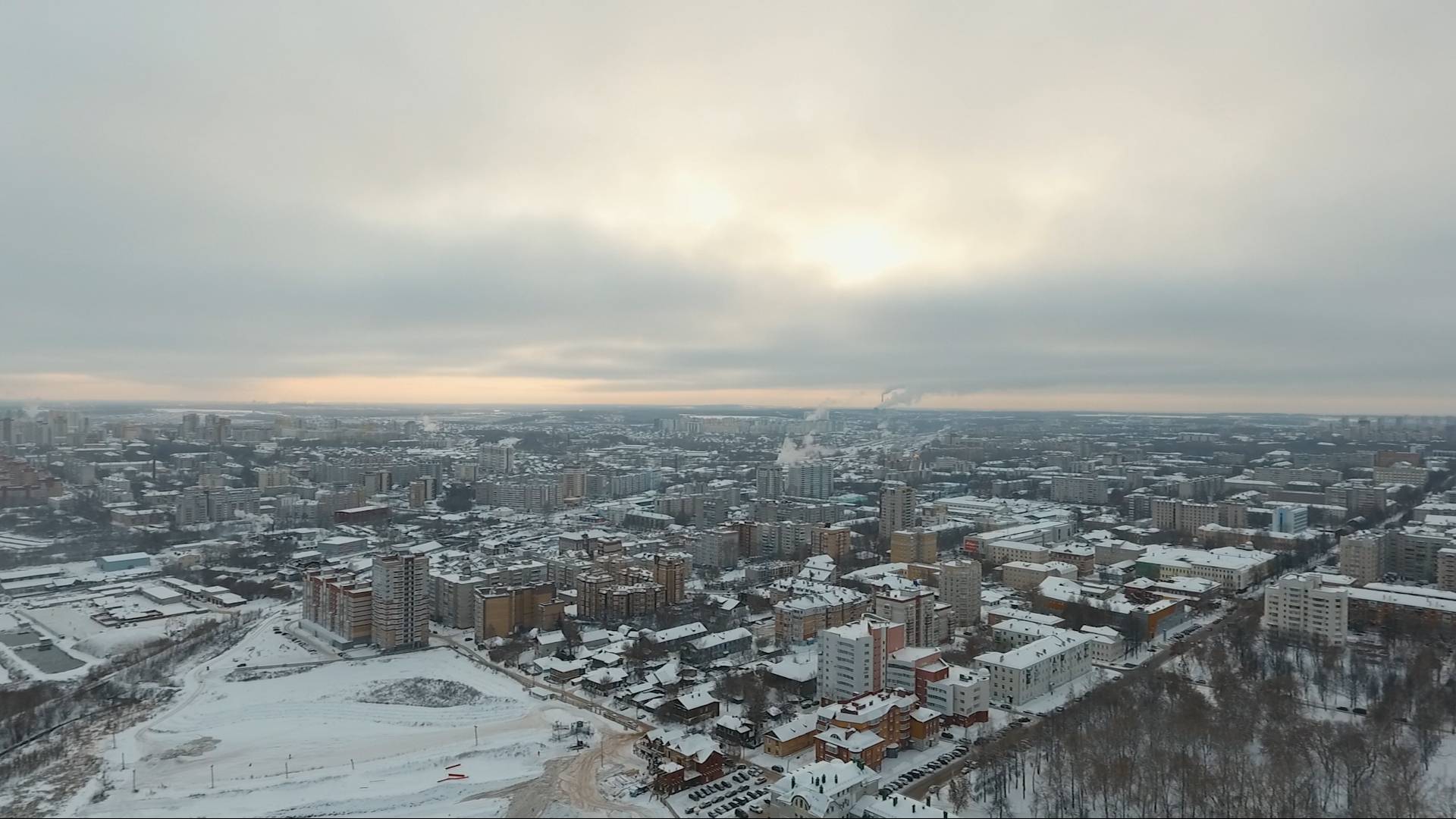 В  Нововятском районе Кирова прошли рейды по очистке дворовых территорий