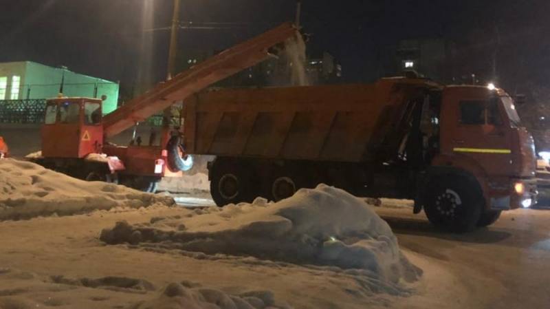 За три ночи с нескольких улиц Кирова вывезут снег