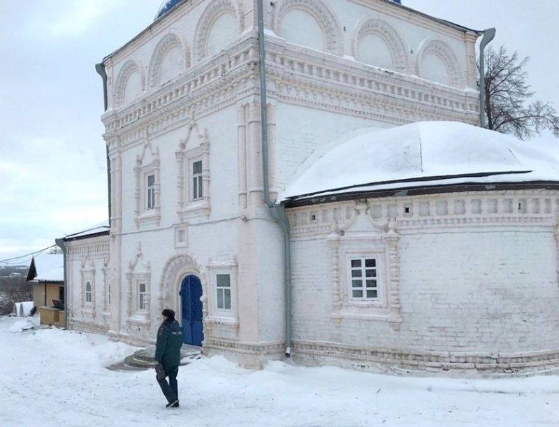 Сотрудники МЧС проверили храмы и церкви в Яранске