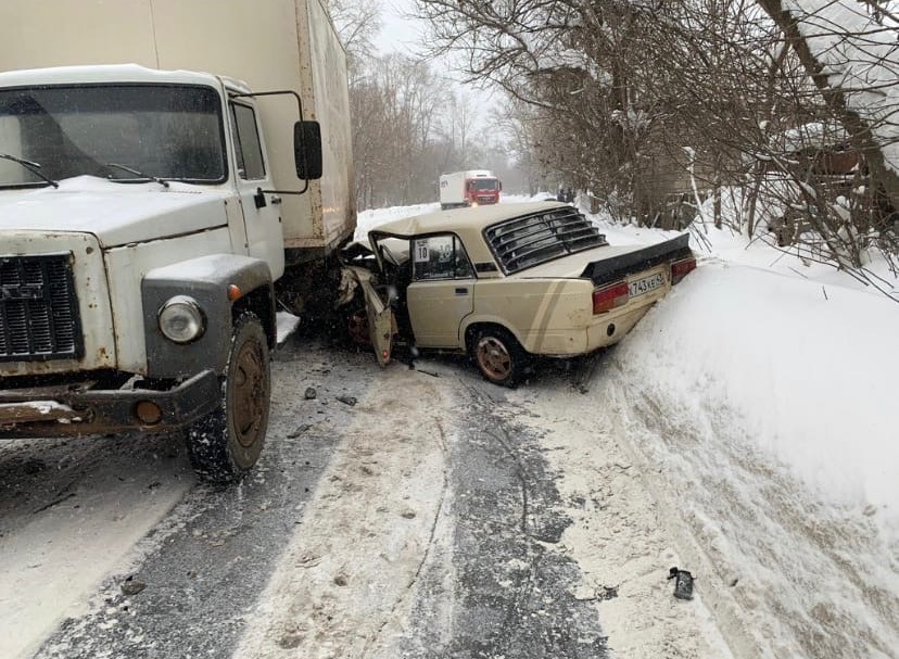 В Кирове в ДТП с четырьмя автомобилями пострадал один водитель