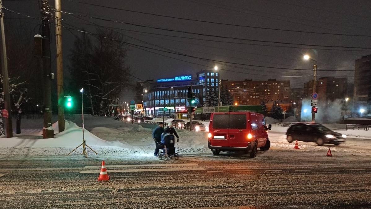 В Кирове водитель «Форда» сбил двух пешеходов