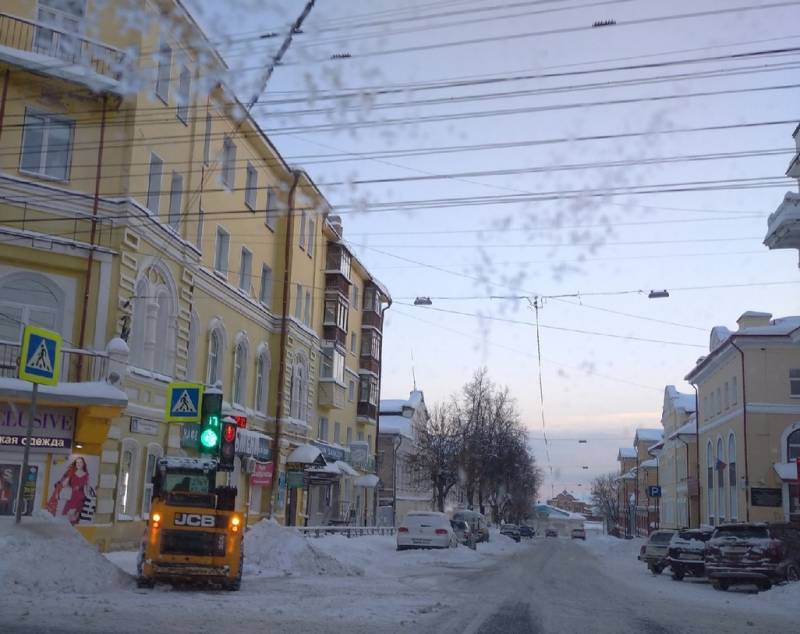 В Кирове начнут «конвейерное» перемещение автомобилей, мешающих уборке снега