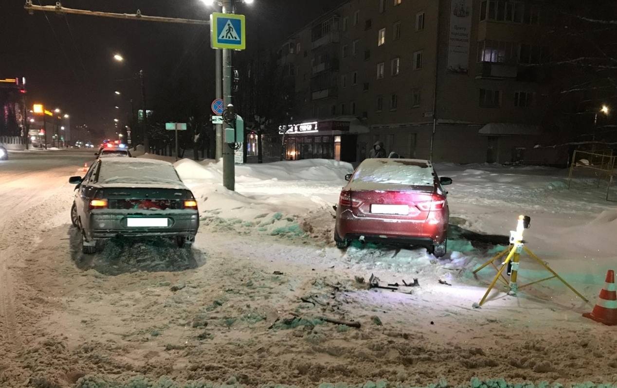 В Кирове в ДТП пострадала девушка