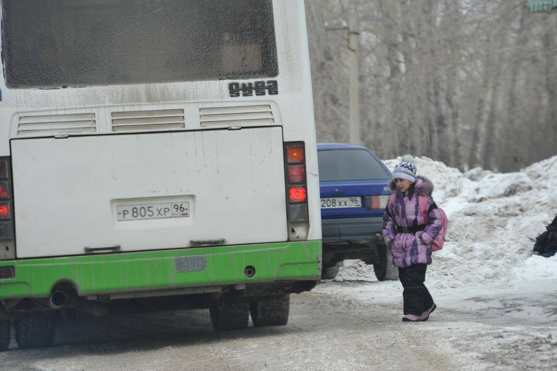 Прокуратура проверит действия кондуктора, высадившего девочку из автобуса в Кирове