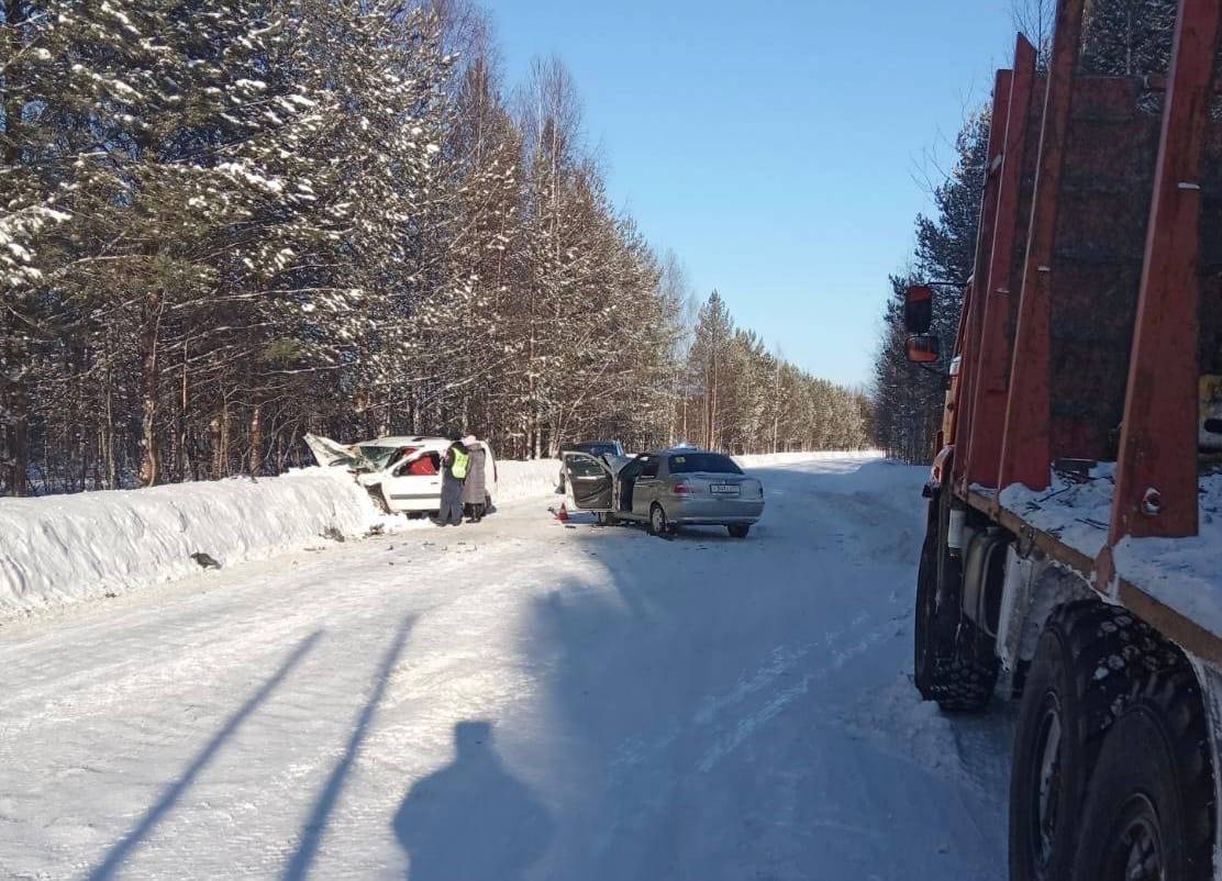 Шесть человек пострадали в лобовом ДТП в Кировской области