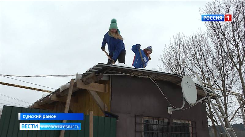 Снежный десант помог пенсионерам в Сунском районе