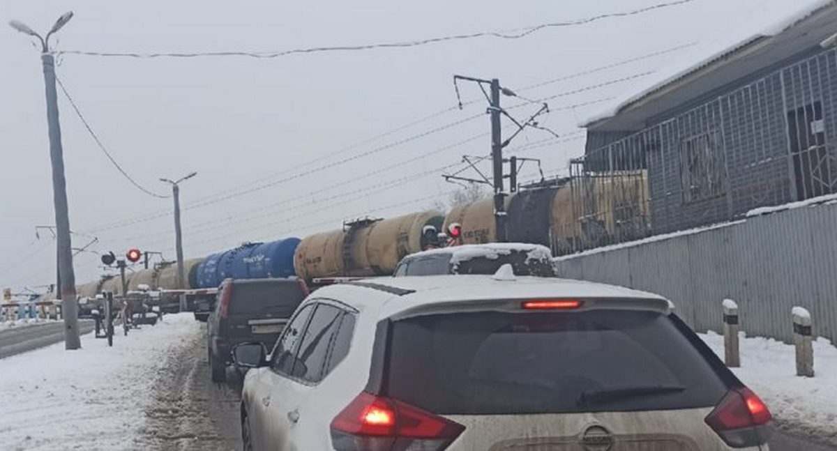 В Кирове товарный поезд насмерть сбил мужчину