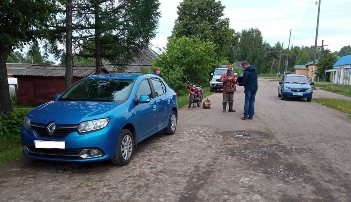 В Яранском районе пьяный мотоциклист врезался в «Рено Логан»