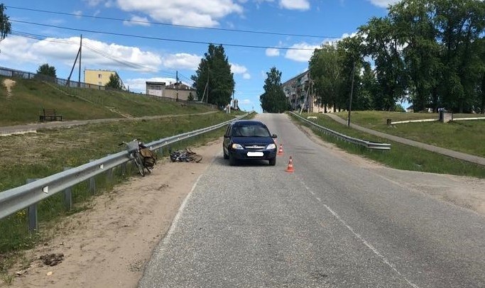 В Кировской области водитель мопеда столкнулся с автомобилем