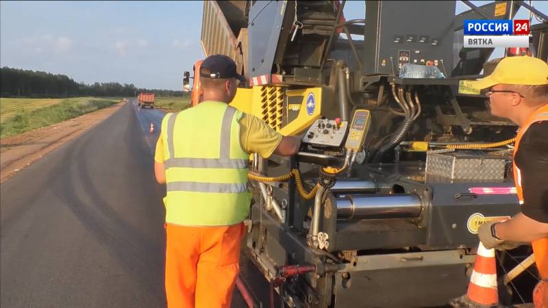 В Кирове завершается ремонт дороги до деревни Башарово