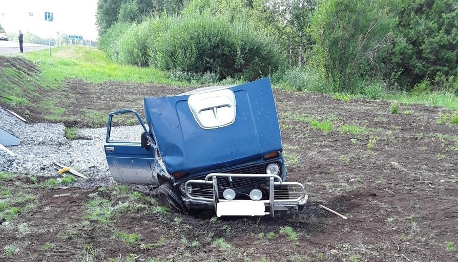 В Белохолуницком районе опрокинулся автомобиль, водитель госпитализирован