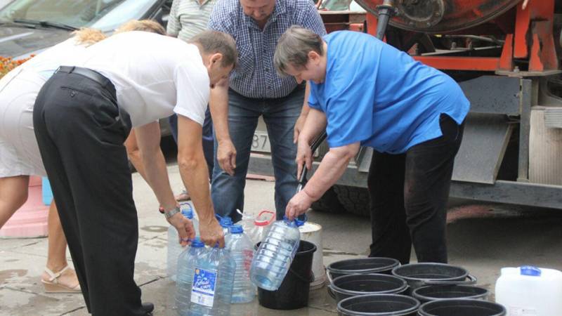 В Кирове из-за прорыва трубы без холодной воды остались более 2800 человек