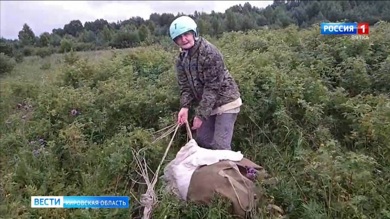 72-летняя кировчанка поделилась впечатлениями о прыжке с парашютом