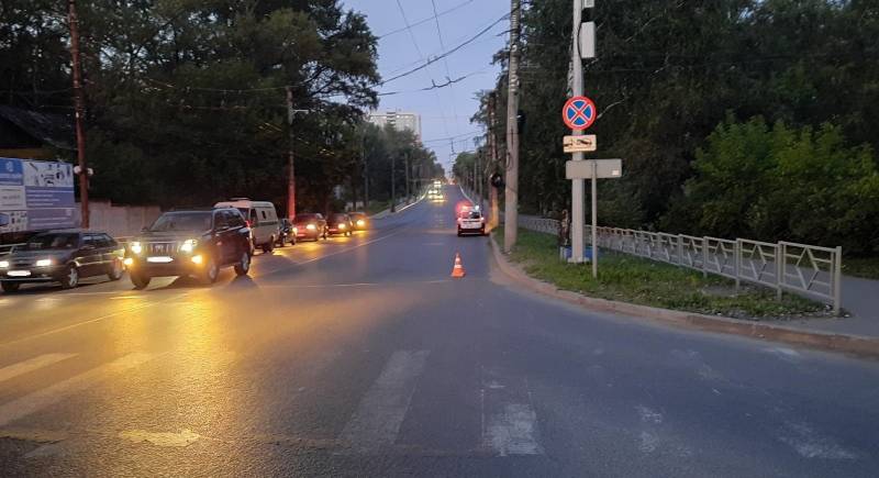 В Кирове на улице Щорса мотоциклист сбил велосипедиста