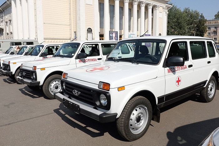 В Кировской области городским и районным передали 30 новых автомобилей