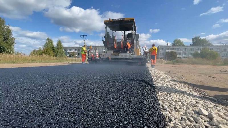 В Кирове ремонтируют 11 участков дорог