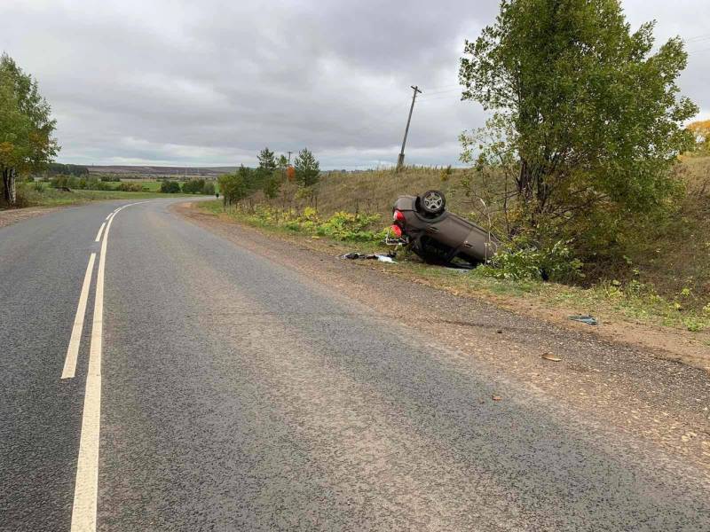 В Котельничском районе перевернулся «Рено Логан», водитель получил травмы