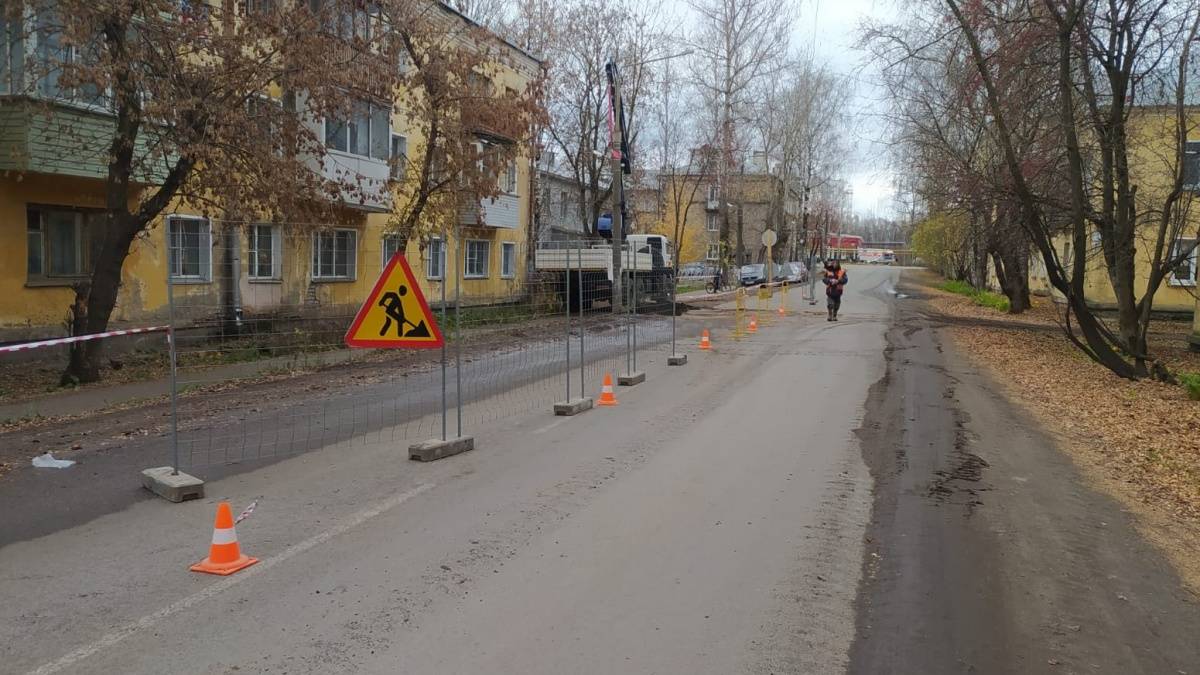 В Лянгасово устранили утечку воды рядом с железной дорогой